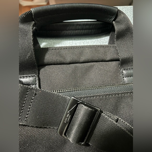 KNOMO Black Unisex Laptop Briefcase Messenger Bag with many compartments. - Picture 11 of 14